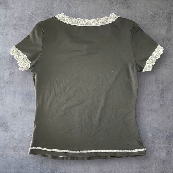Vintage Y2K Lace Trim Tee with Skull Pendant – Black & White - Size M - Picture 2 of 4